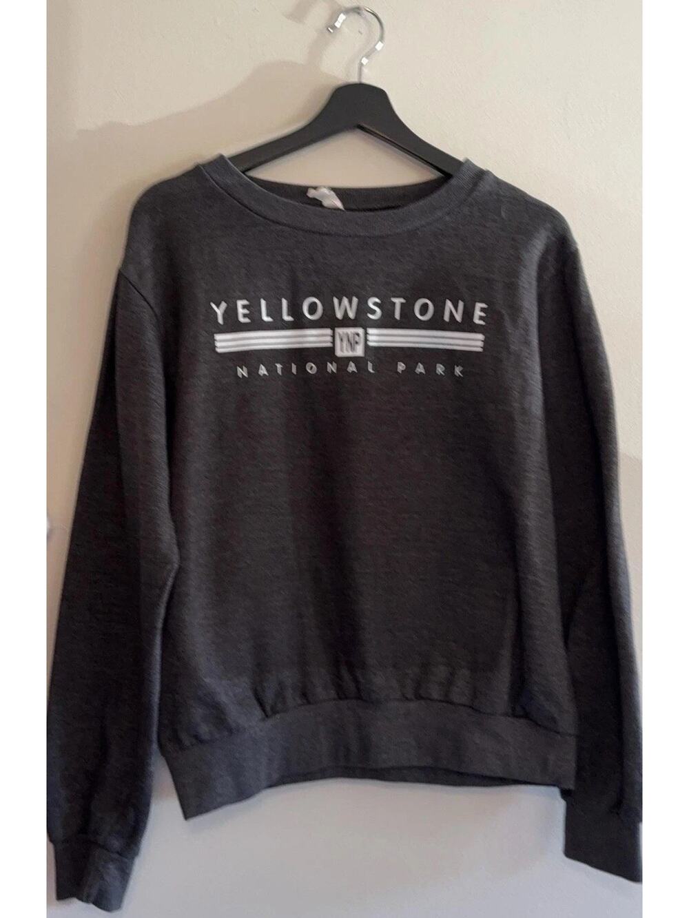 Yellowstone National Park Sweatshirt Mens Medium Gray Graphic Crewneck Pullover